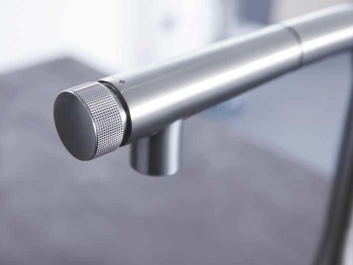 Смеситель для кухни с выдвижным изливом Grohe Essence SmartControl 31615DC0 31615DC0 фото