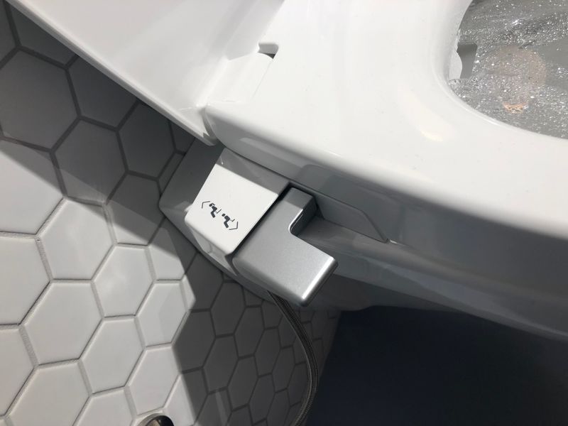 Сидіння для унітазу GROHE Bau Ceramic з функцією біде (39557SH0) 39557SH0 фото
